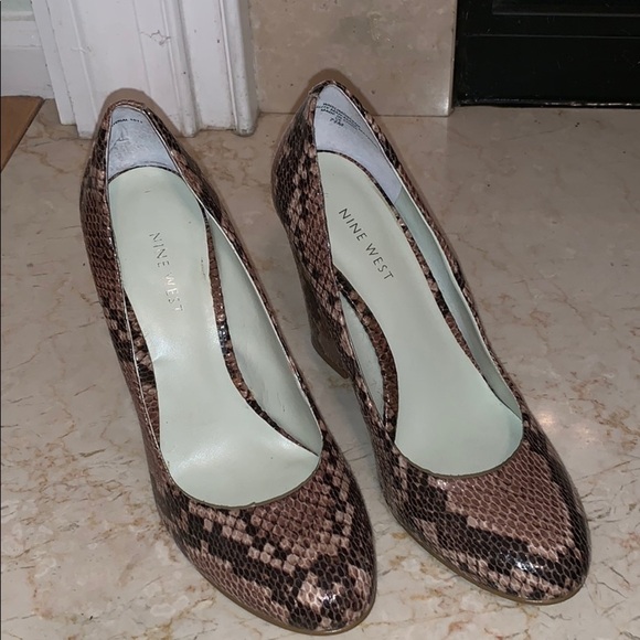 Nine West Limoscene Snakeskin block heel size 7.5 - Picture 3 of 8